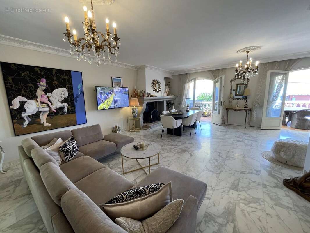 Maison à THEOULE-SUR-MER