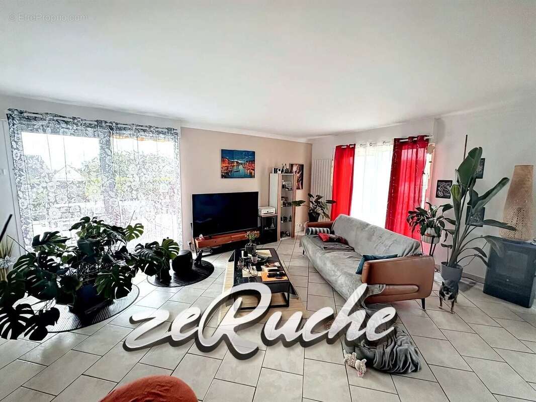 Maison à DEMOUVILLE