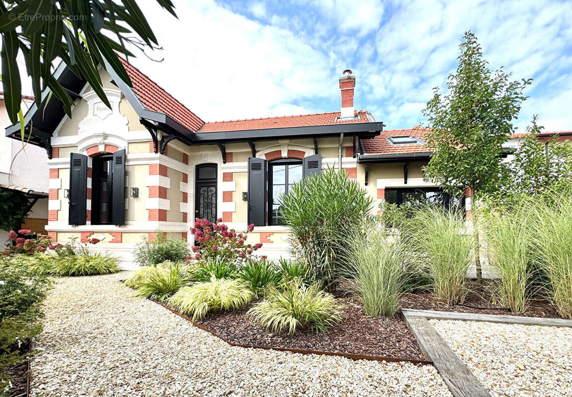 Maison à GUJAN-MESTRAS