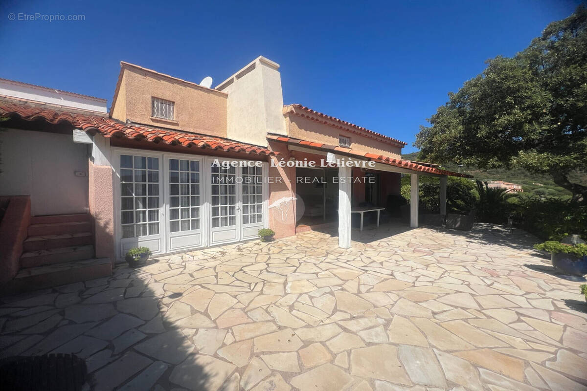 Maison à LES ISSAMBRES