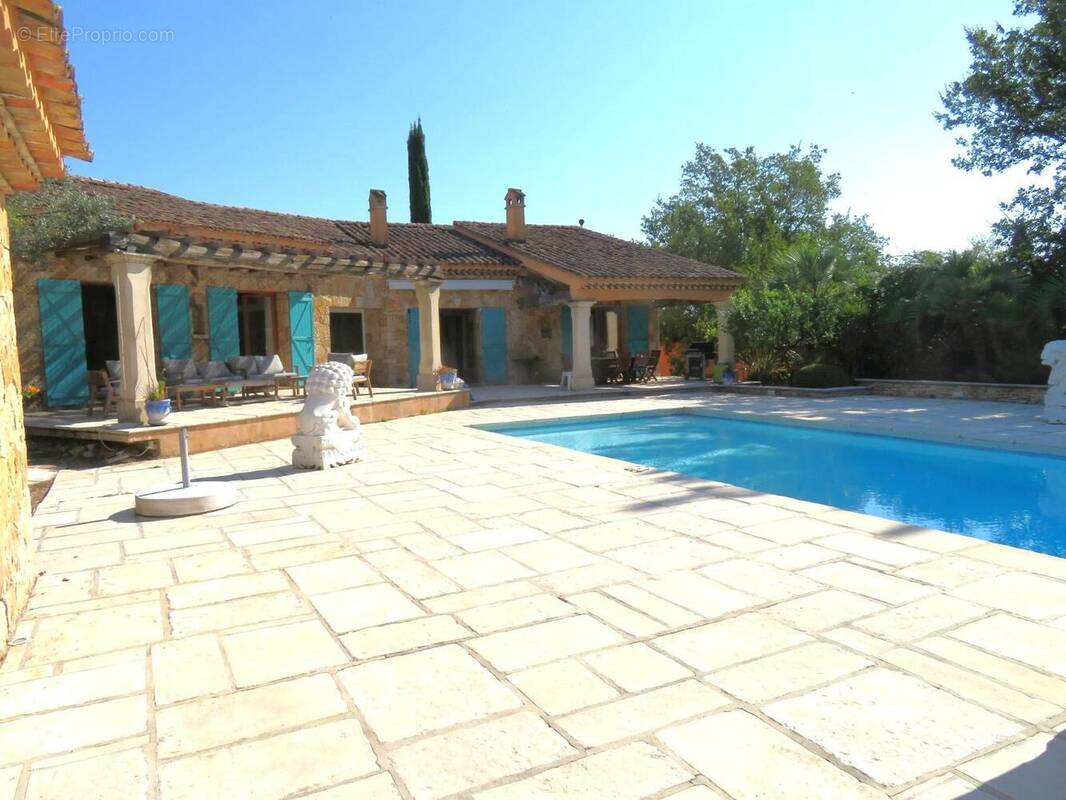   - Maison à FIGANIERES