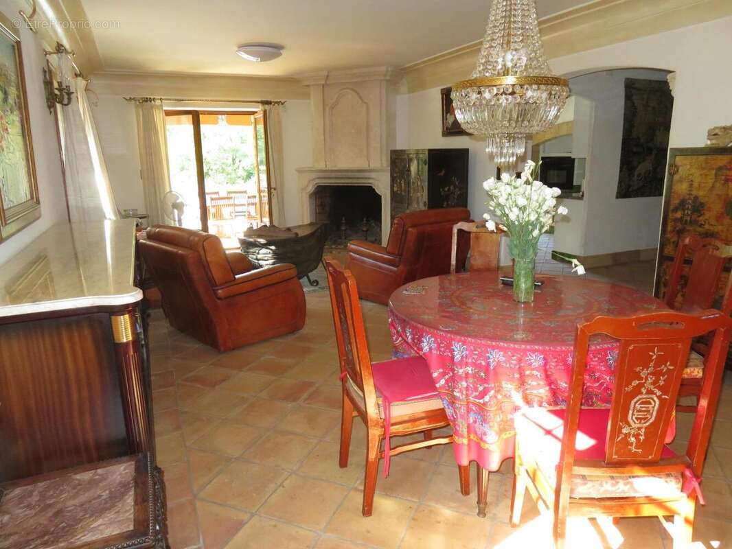   - Maison à FIGANIERES