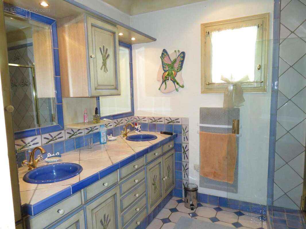   - Maison à FIGANIERES