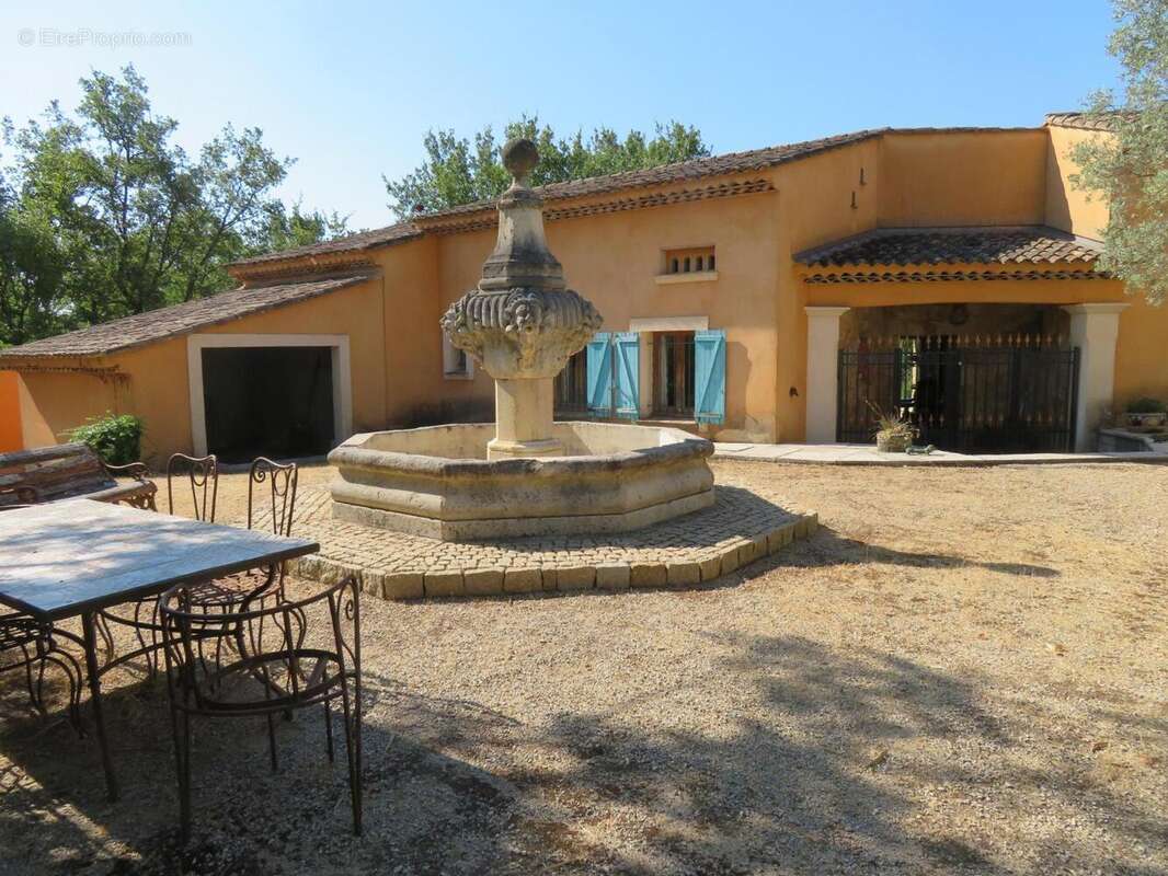   - Maison à FIGANIERES