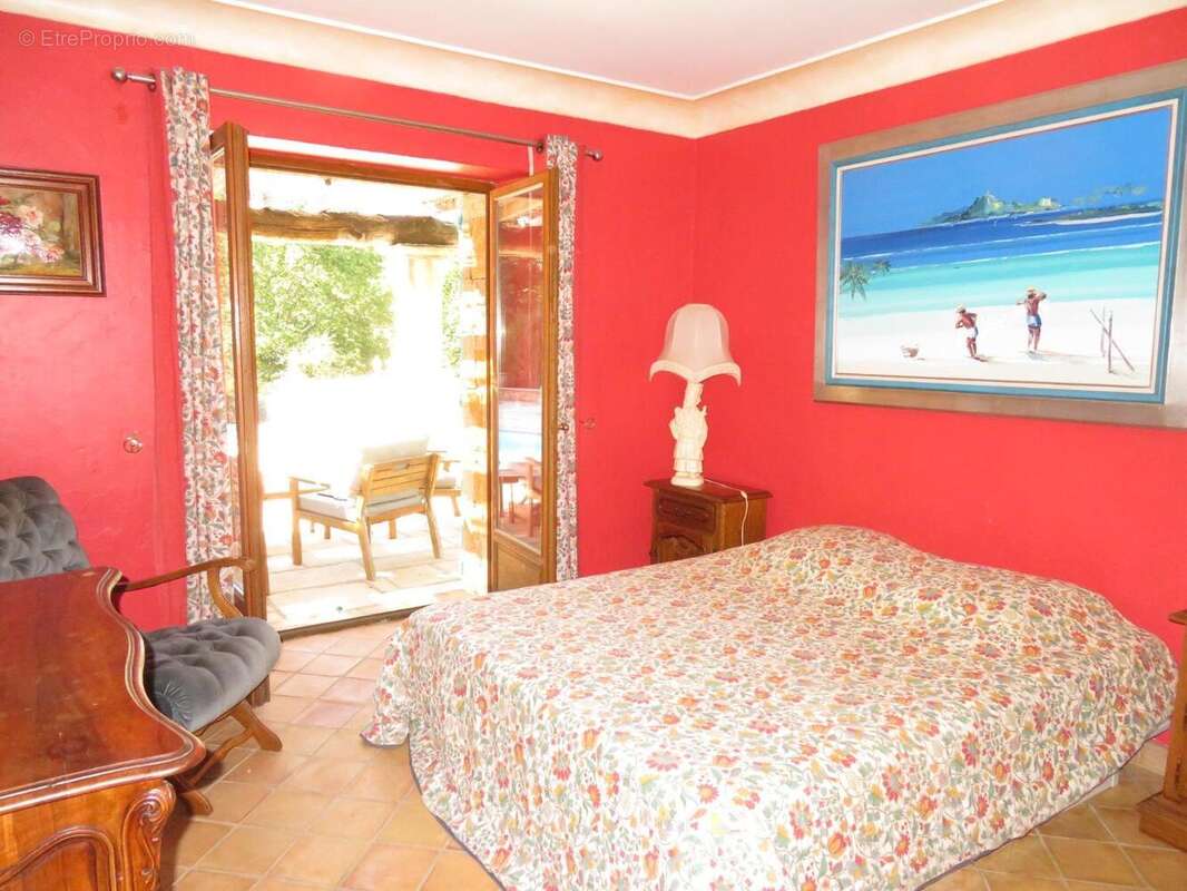   - Maison à FIGANIERES