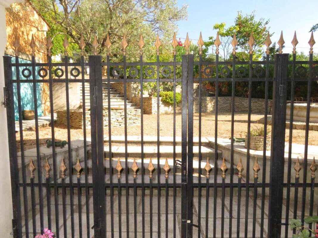   - Maison à FIGANIERES