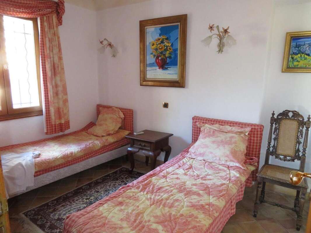   - Maison à FIGANIERES