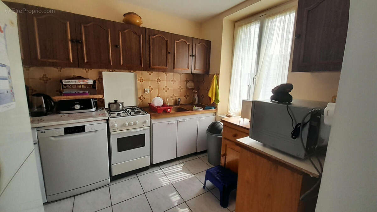 La cuisine - Maison à SAINT-PRIEST-LES-FOUGERES