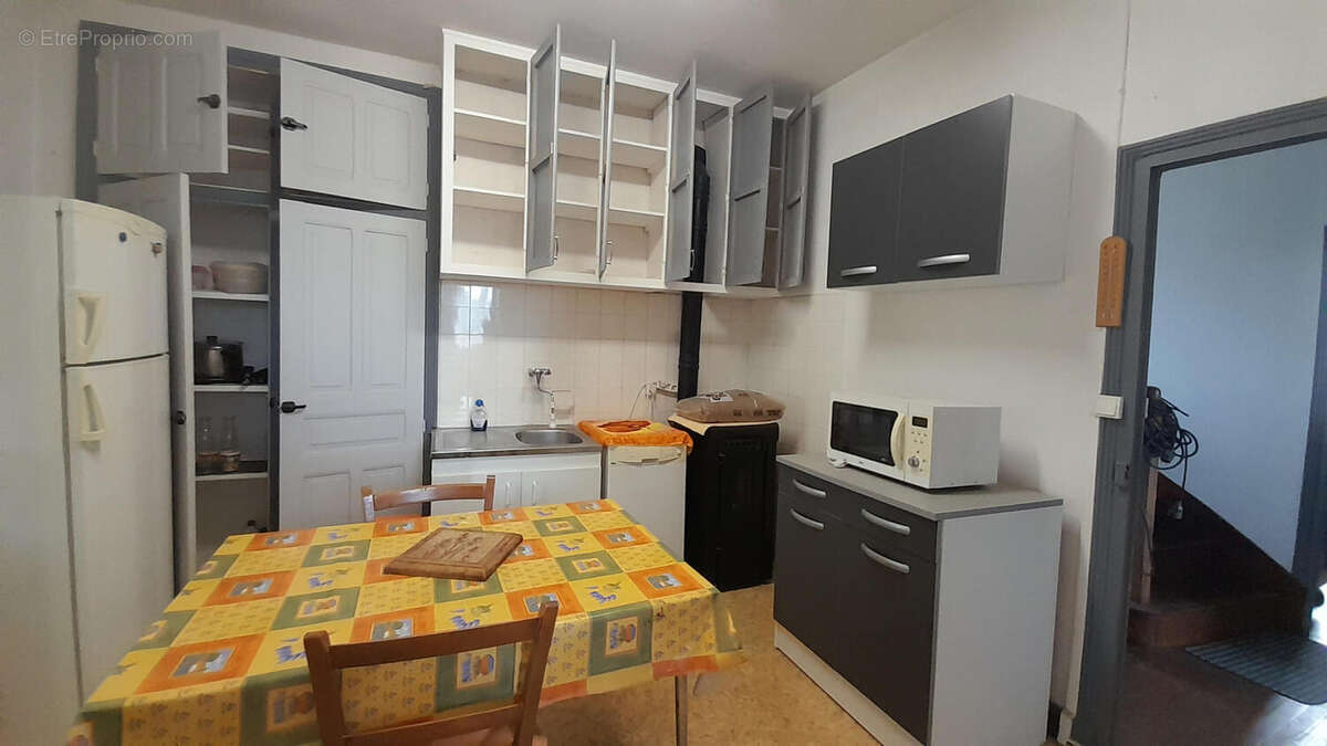 Une petit cuisine a l&#039;etage - Maison à SAINT-PRIEST-LES-FOUGERES