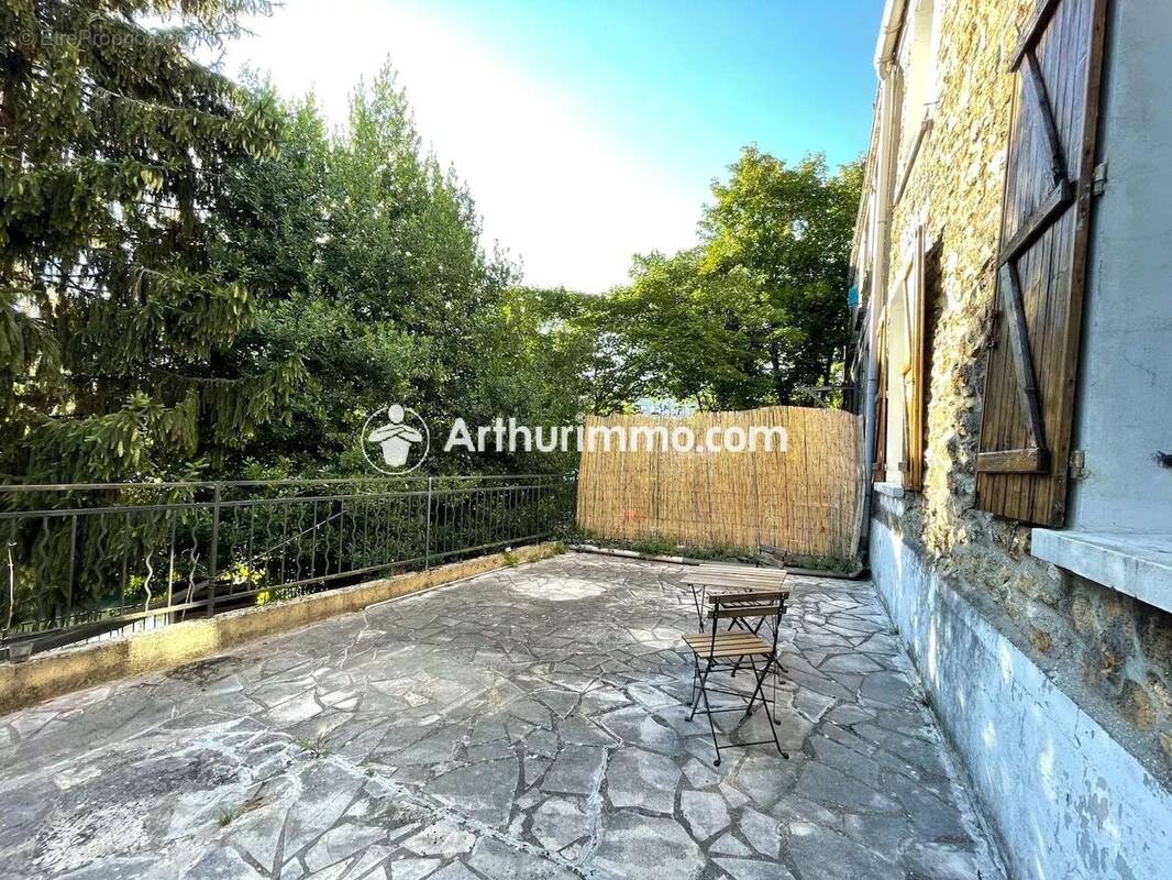 Appartement à CORBEIL-ESSONNES