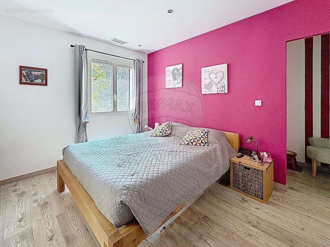 Maison à SAINTE-ANASTASIE