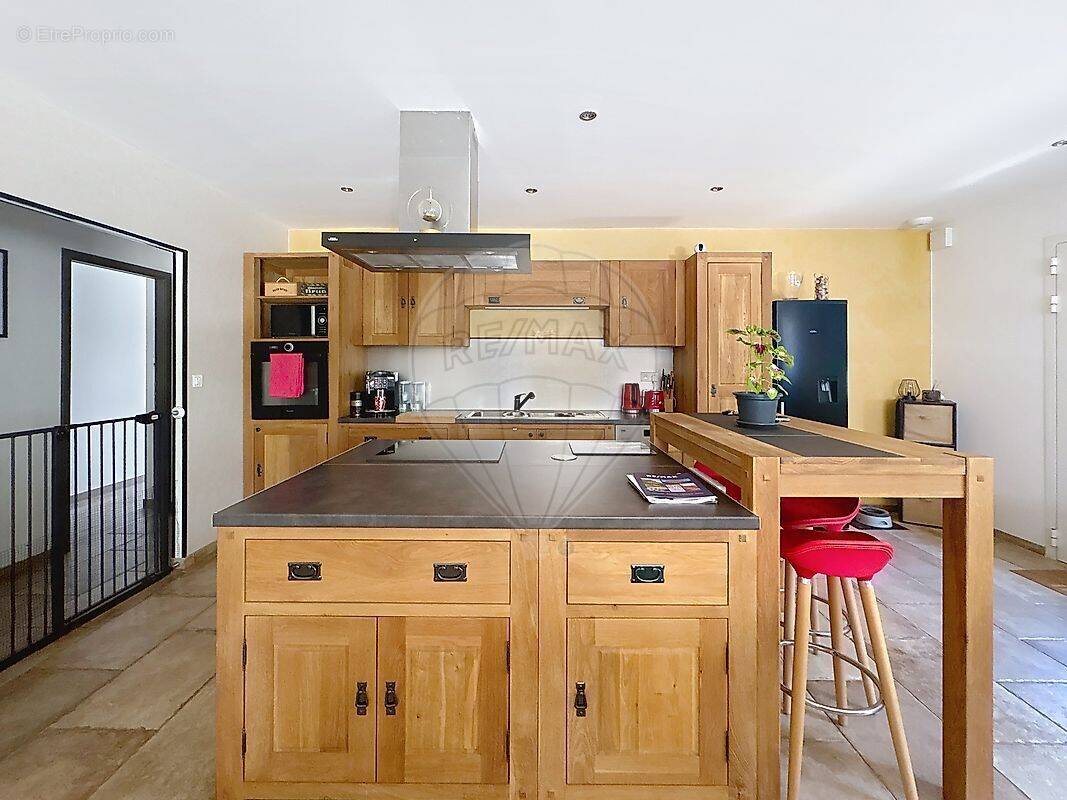 Maison à SAINTE-ANASTASIE