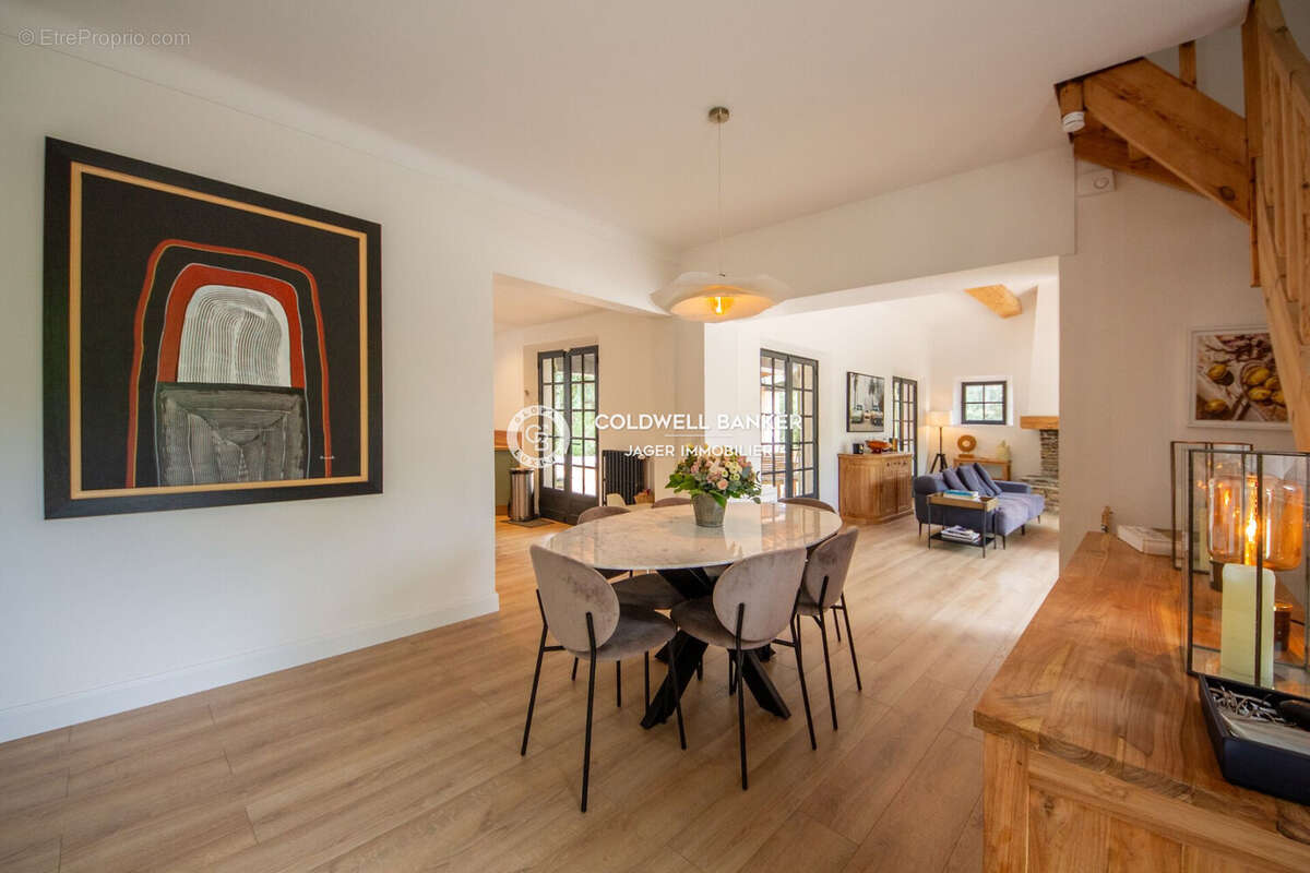 Maison à LES ISSAMBRES