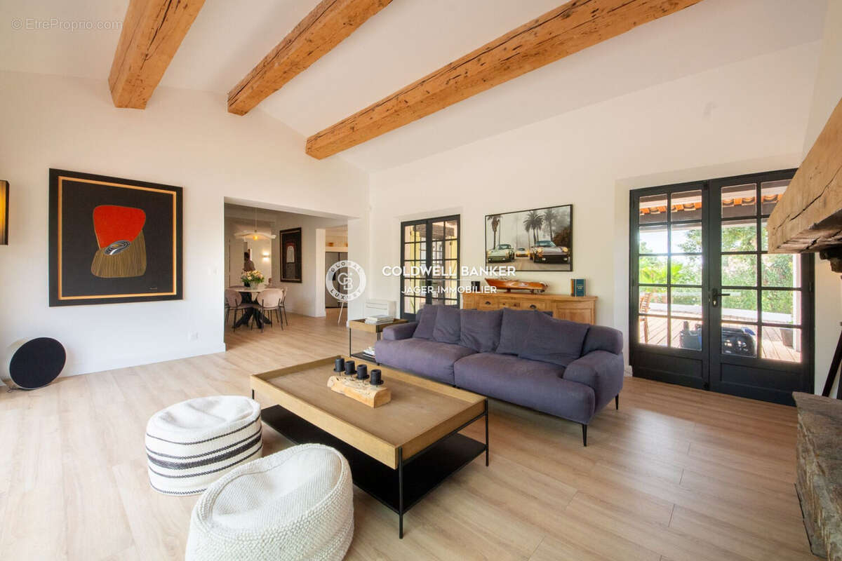 Maison à LES ISSAMBRES