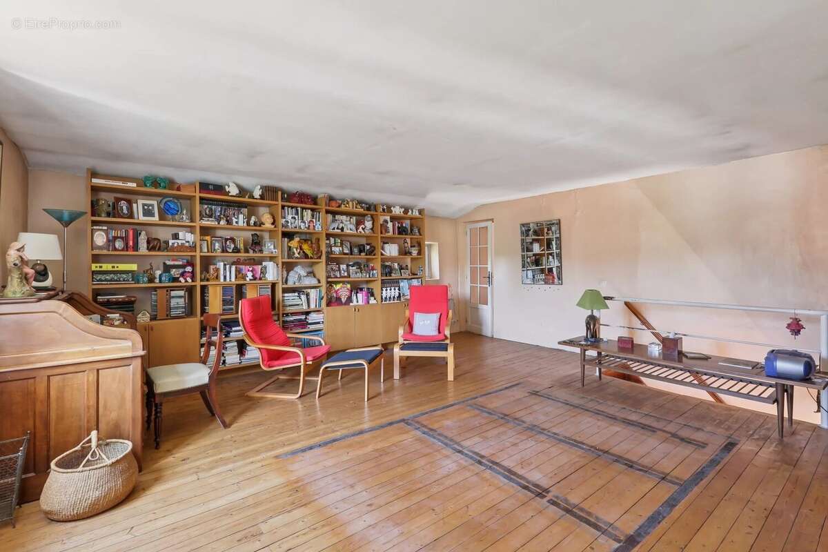 Maison à FONTAINES-SAINT-MARTIN