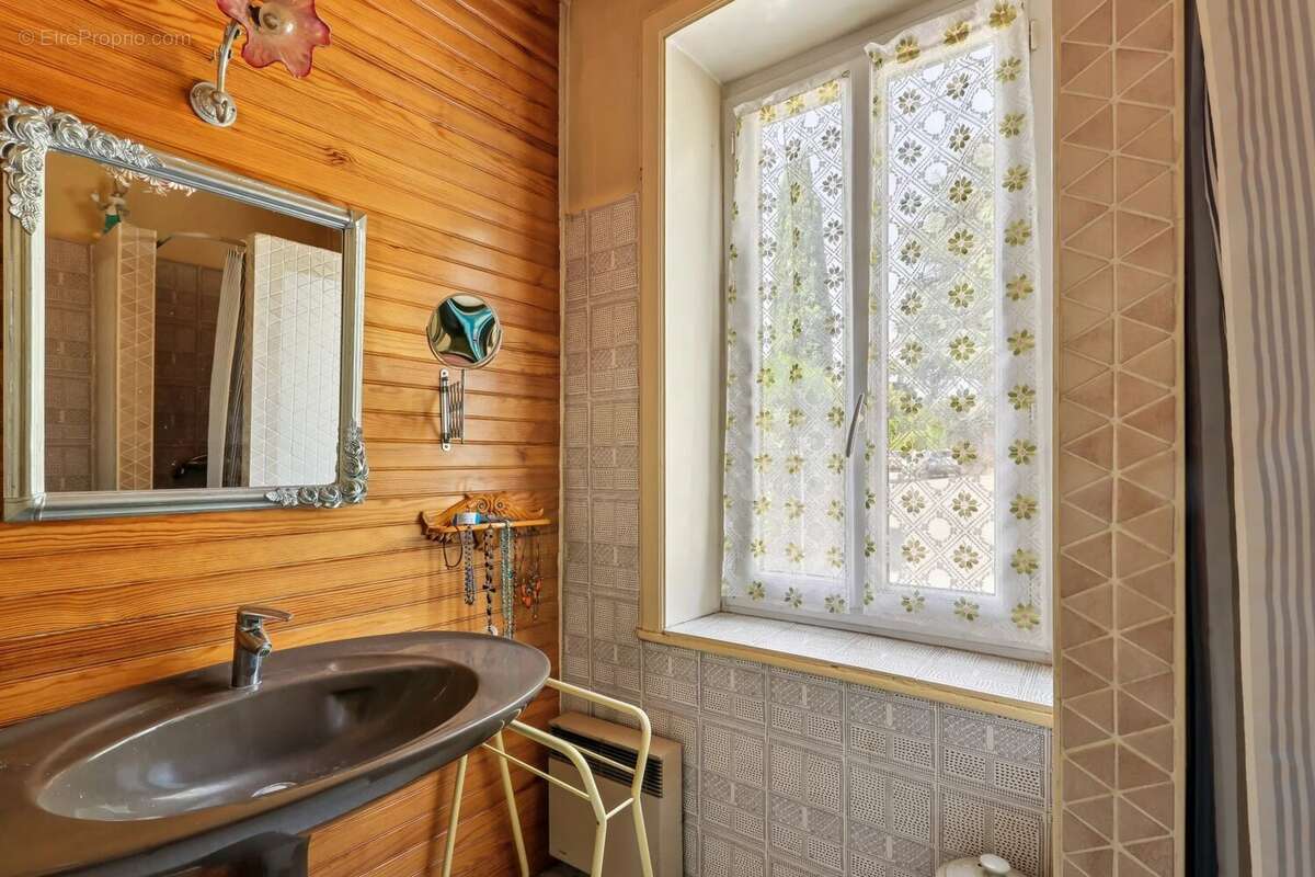 Maison à FONTAINES-SAINT-MARTIN