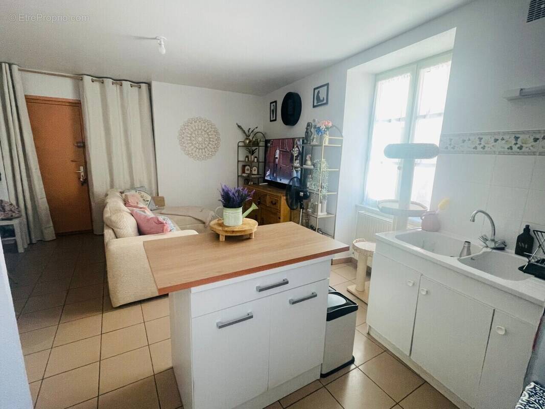 Appartement à SAINT-DONAT-SUR-L&#039;HERBASSE