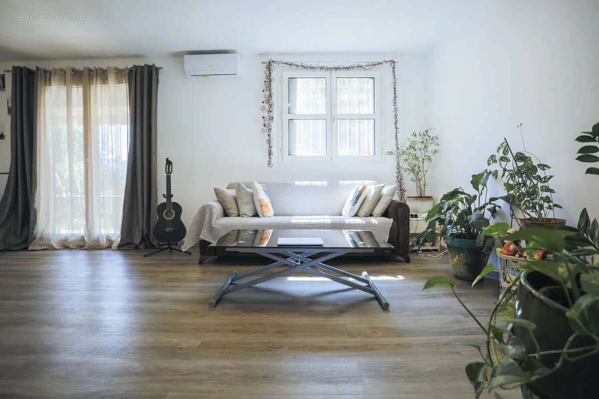 Appartement à MARSEILLE-12E