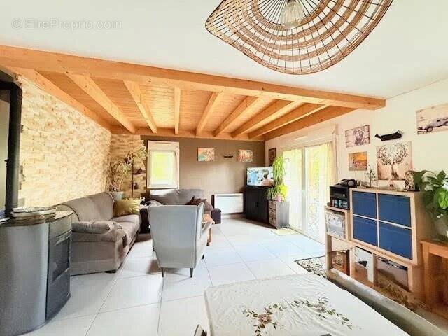 Maison à CHINDRIEUX