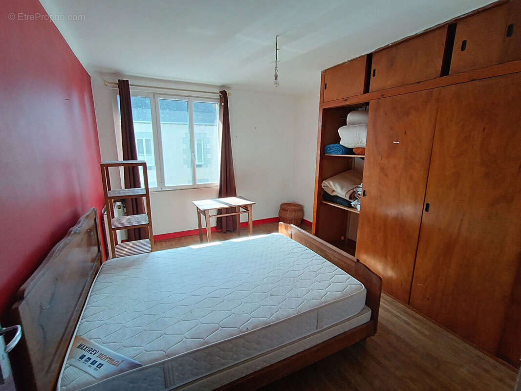 Maison à PLOUNEVEZ-QUINTIN