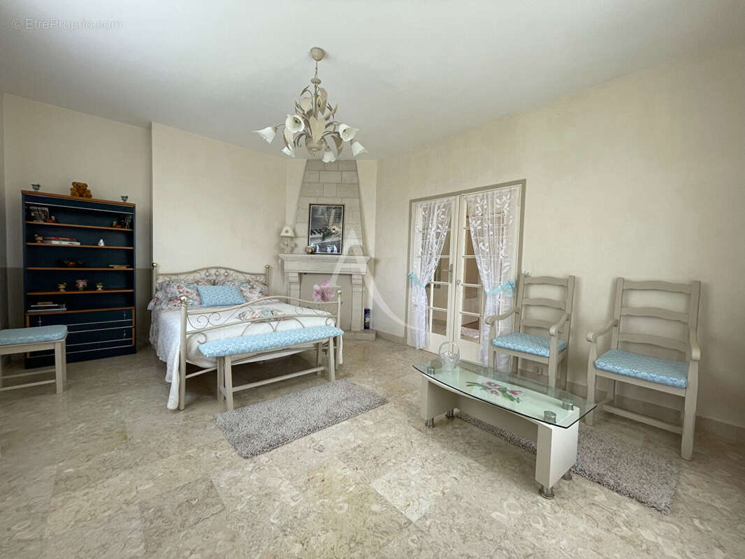 Maison à MONTRICHARD