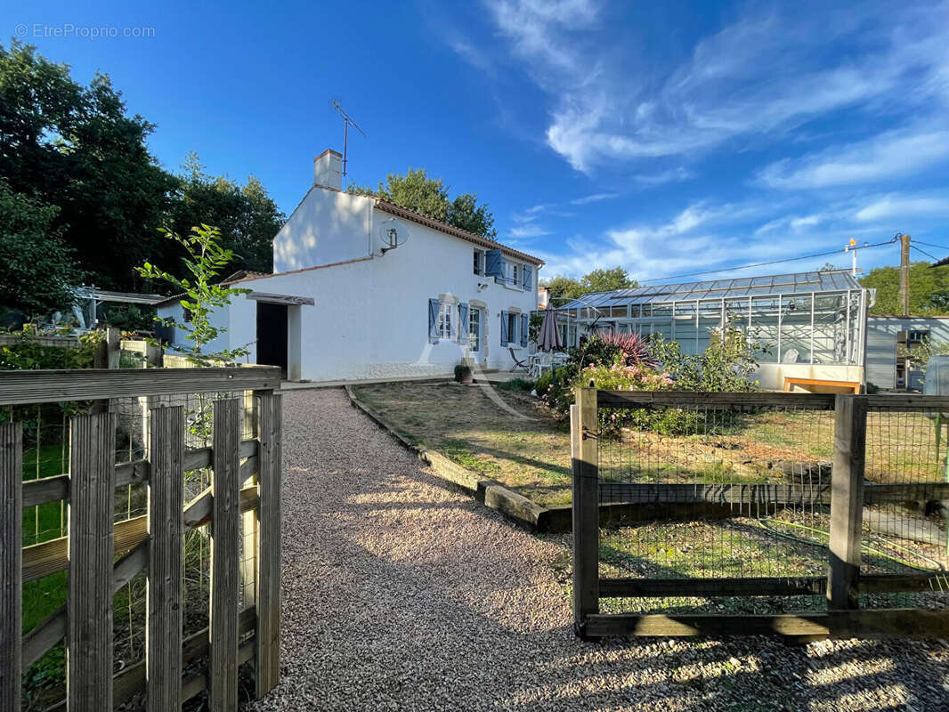 Maison à LA CHAPELLE-HERMIER