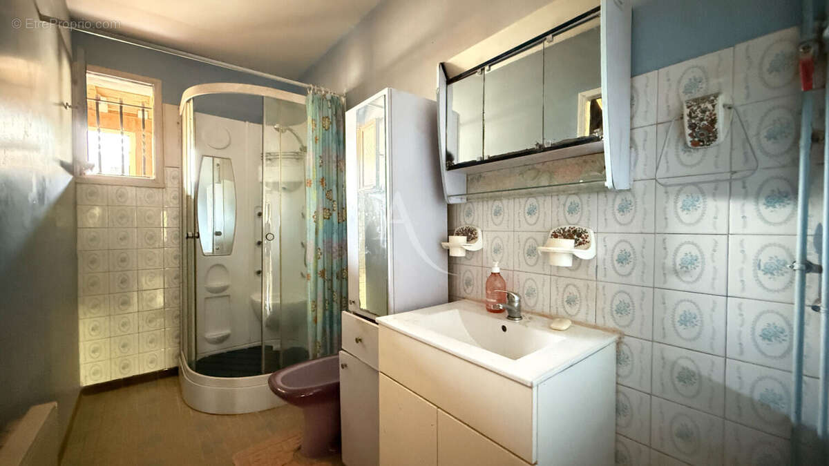 Maison à BOURNEZEAU