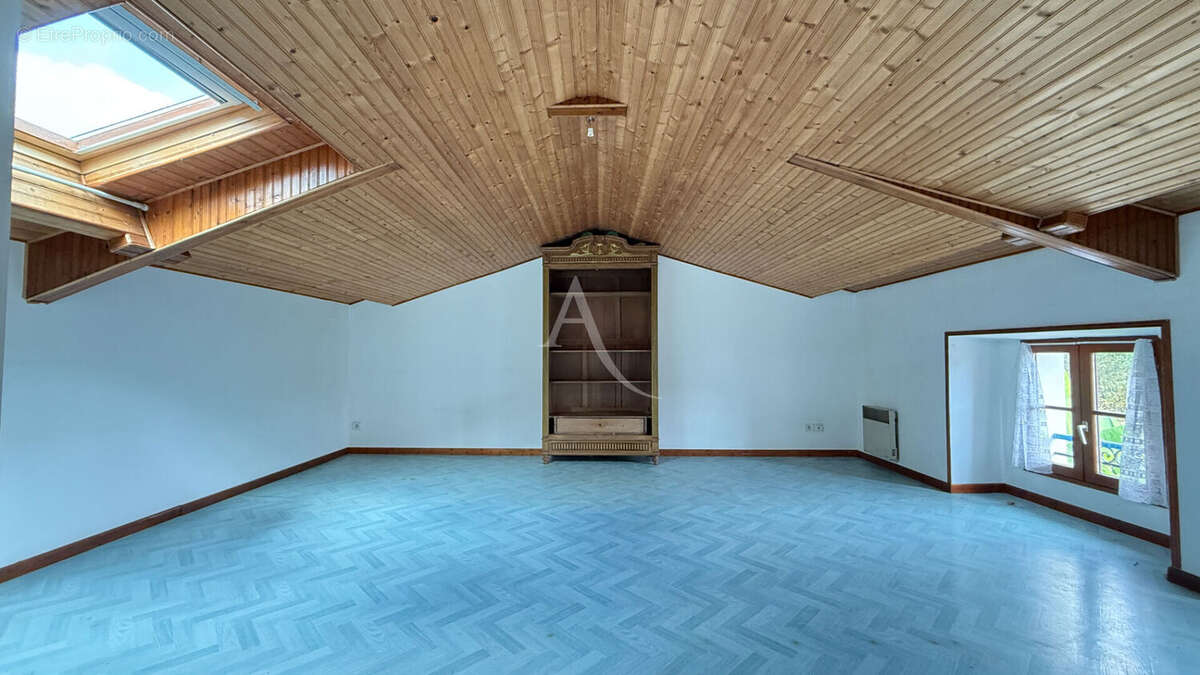 Maison à BOURNEZEAU