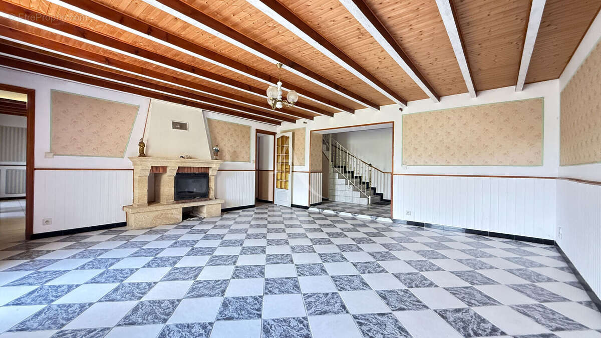 Maison à BOURNEZEAU