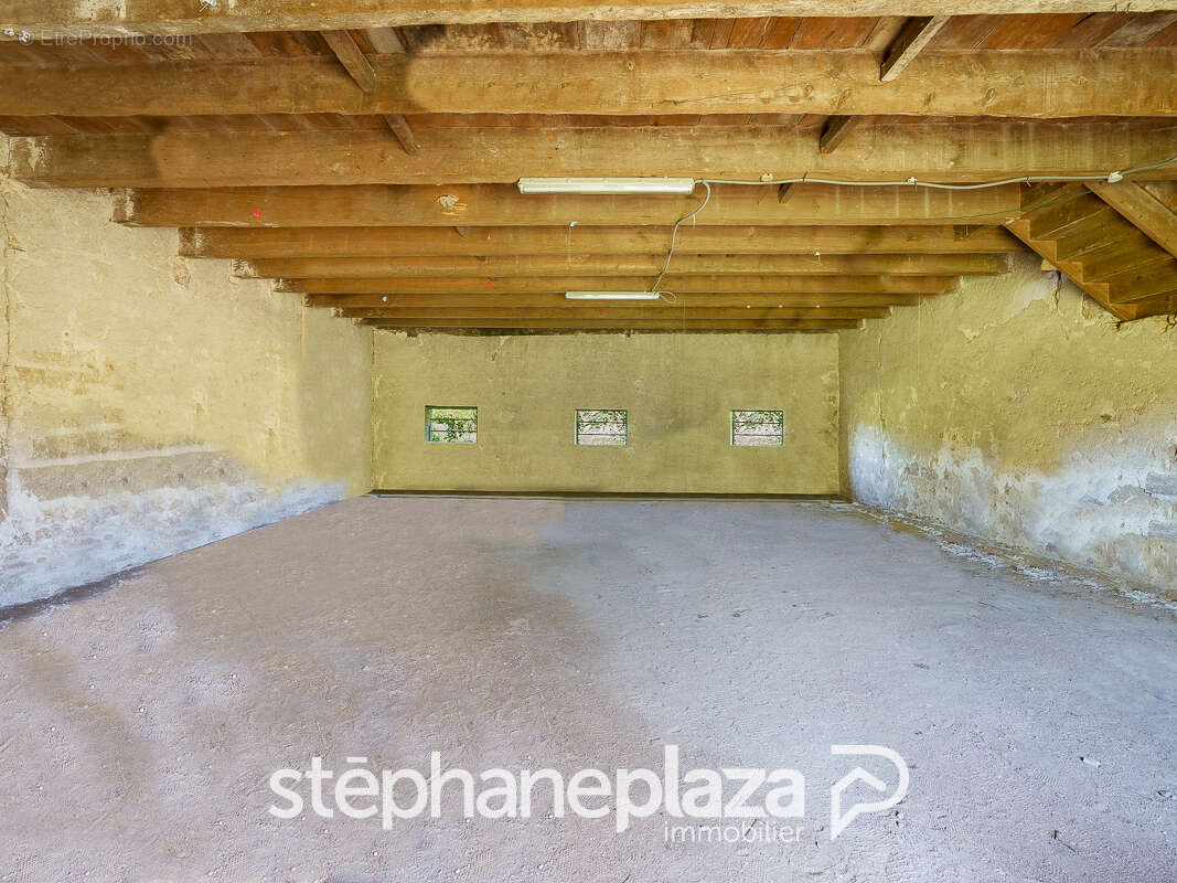 Maison à CRECHES-SUR-SAONE