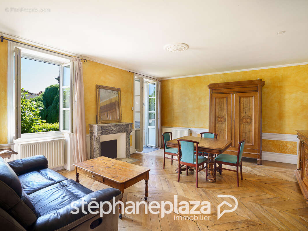 Maison à CRECHES-SUR-SAONE