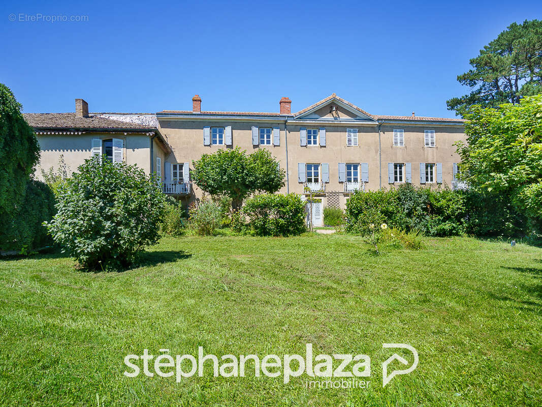 Maison à CRECHES-SUR-SAONE