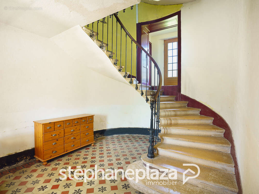 Maison à CRECHES-SUR-SAONE