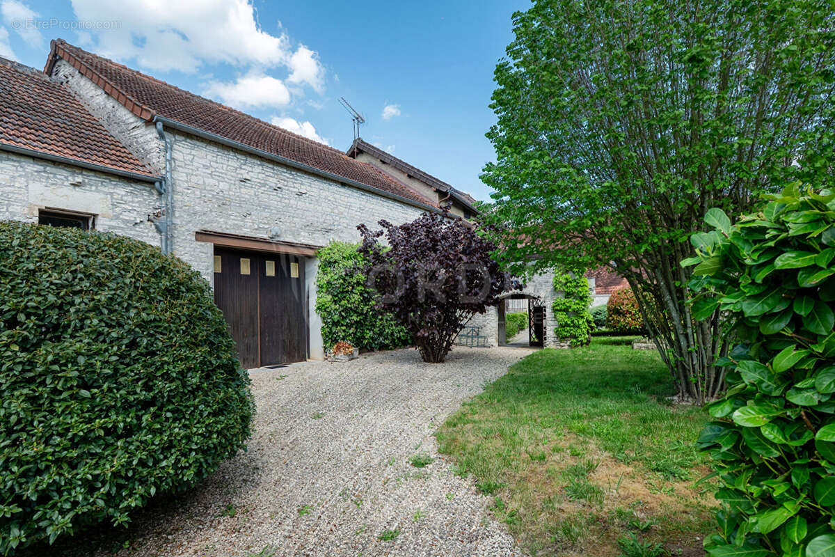 Maison à SAINTE-VERTU