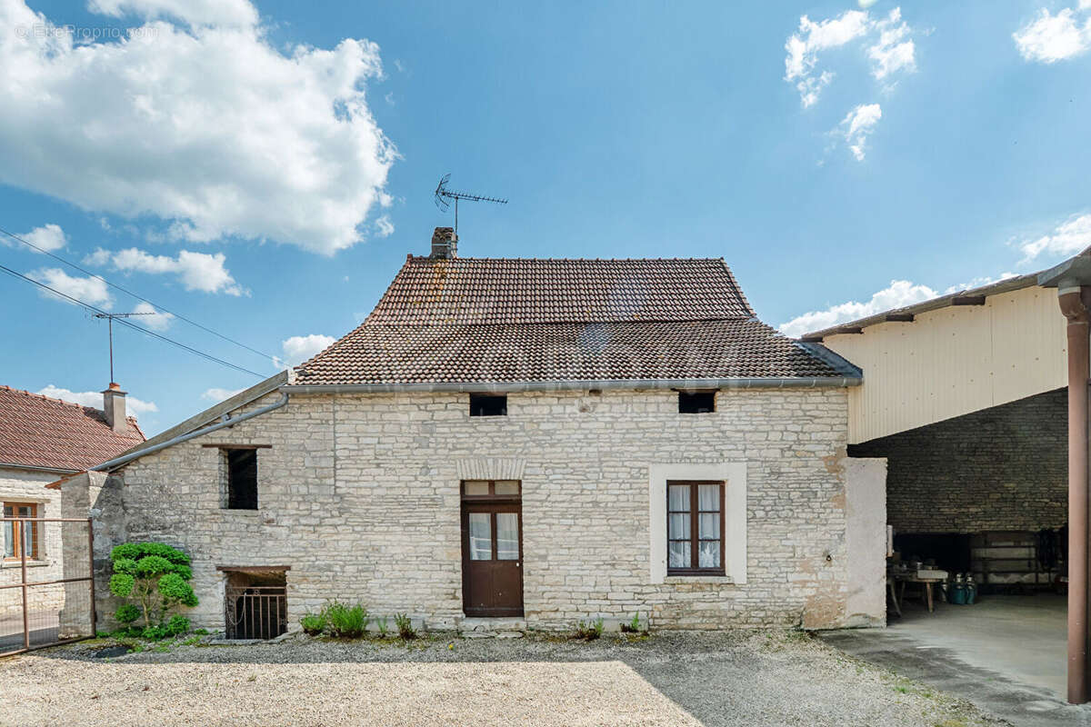 Maison à SAINTE-VERTU