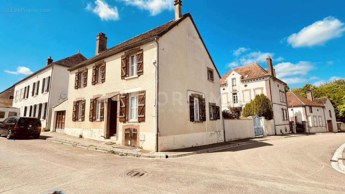 Maison à BUSSY-EN-OTHE