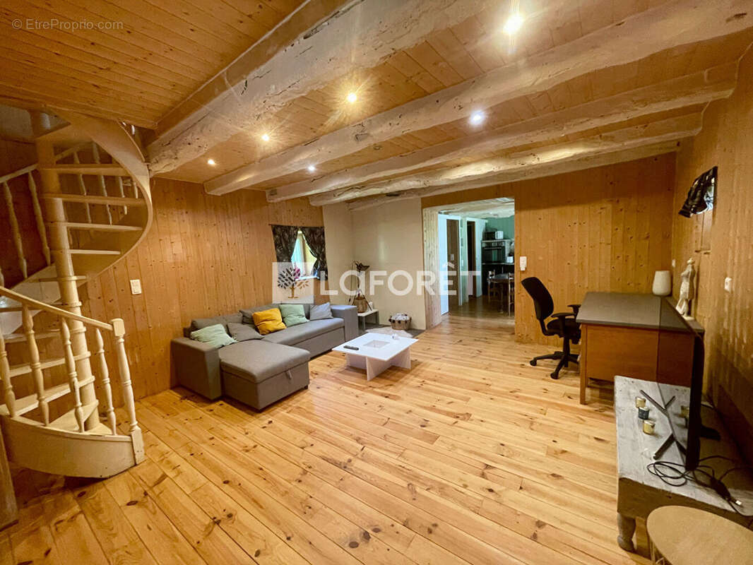 Maison à CASSAGNES-BEGONHES