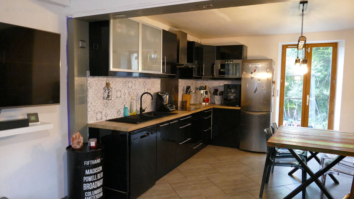 Maison à LA CELLE-SUR-MORIN