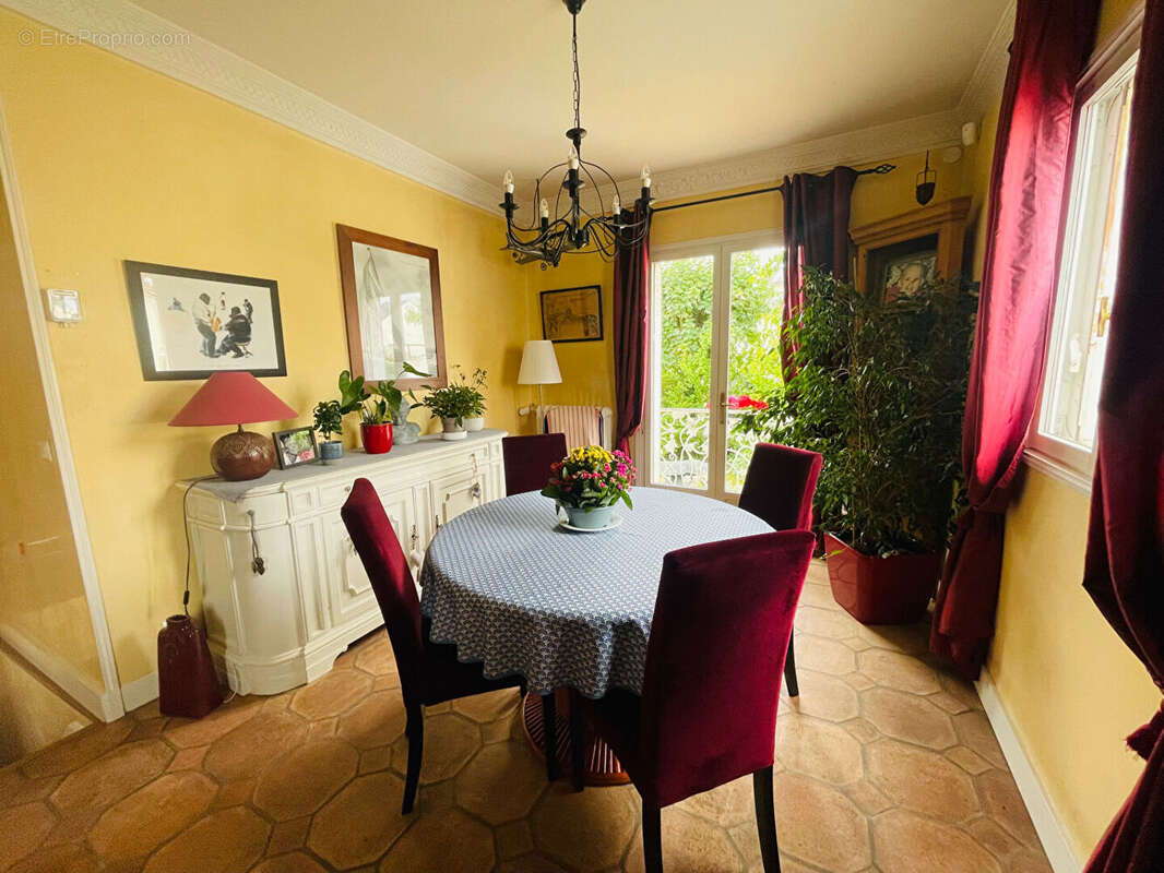 Maison à SARTROUVILLE