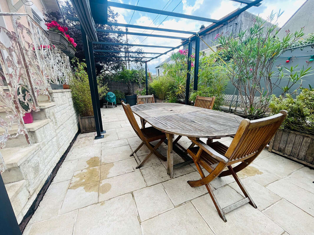 Maison à SARTROUVILLE