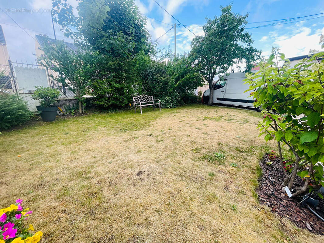 Maison à SARTROUVILLE