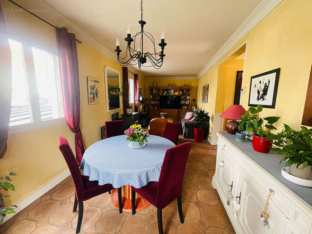 Maison à SARTROUVILLE