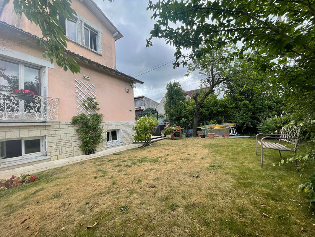 Maison à SARTROUVILLE