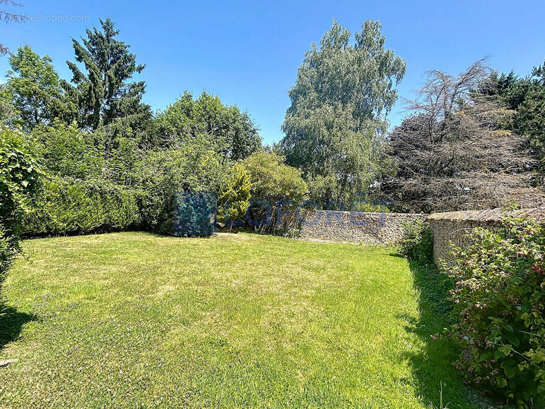 Maison à SAINT-MAURICE-LES-CHARENCEY