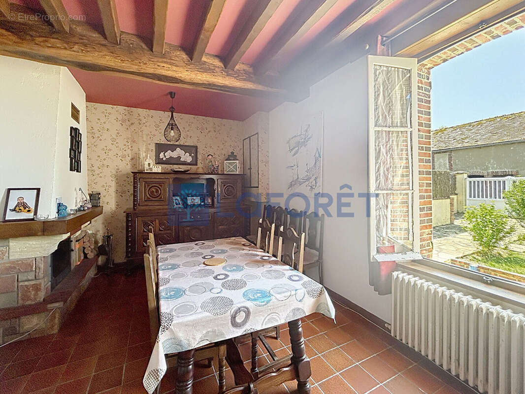 Maison à SAINT-MAURICE-LES-CHARENCEY