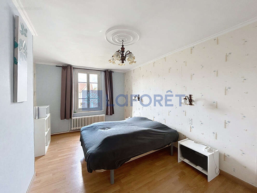 Maison à SAINT-MAURICE-LES-CHARENCEY