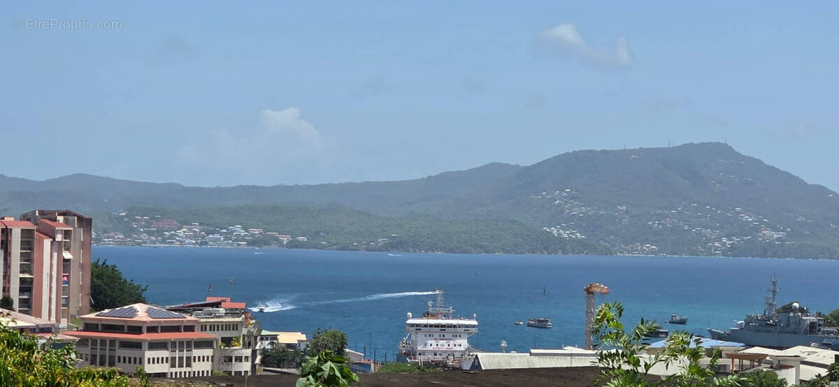 Terrain à FORT-DE-FRANCE
