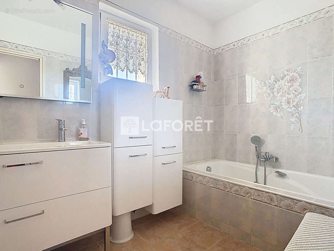 Maison à LA VALETTE-DU-VAR