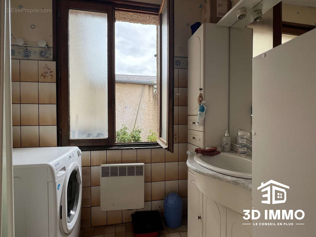 Maison à AVESNES-SUR-HELPE