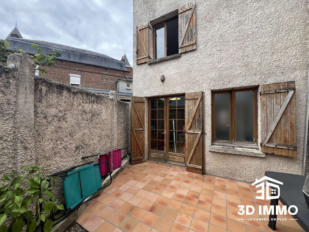 Maison à AVESNES-SUR-HELPE